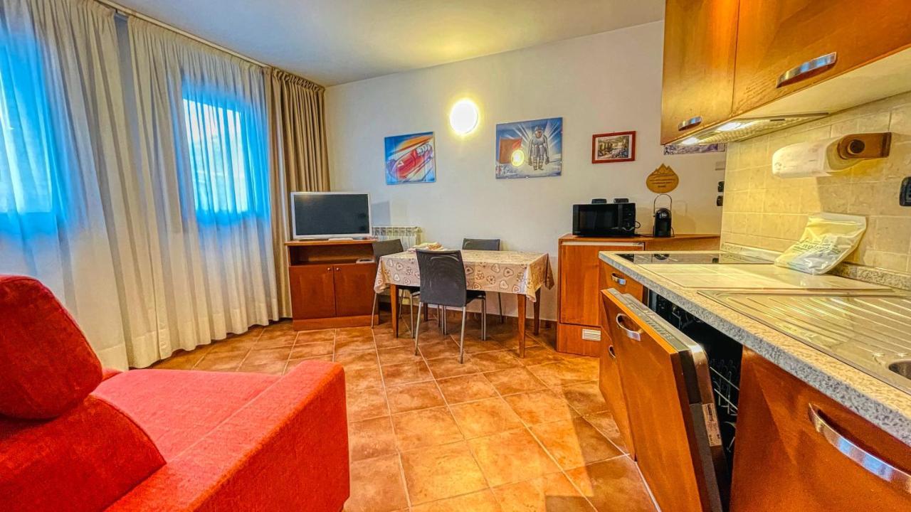 Appartamento Smith Roero - Affitti Brevi Italia Бардонечия Екстериор снимка